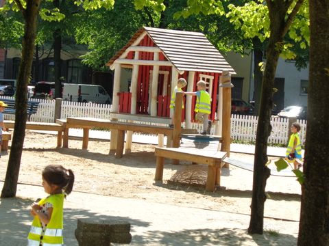 Spielplatz Klausener Platz (Umbau 2015) mit dem Thema "Findus und Pettersson"