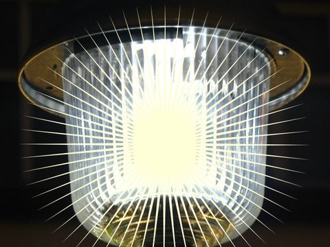 Eine strahlende Lampe