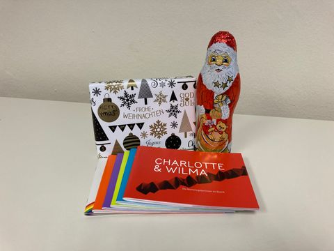 Charlotte, Wilma und Charly feiern Weihnachten.