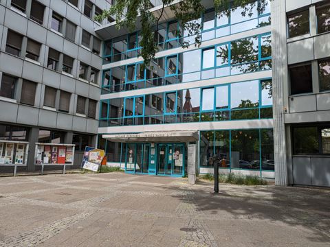 Eingang Bezirksamt Friedrichshain-Kreuzberg Yorckstraße 4-11