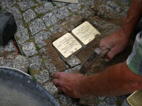 Stolpersteinverlegung im Bezirk Friedrichshain-Kreuzberg