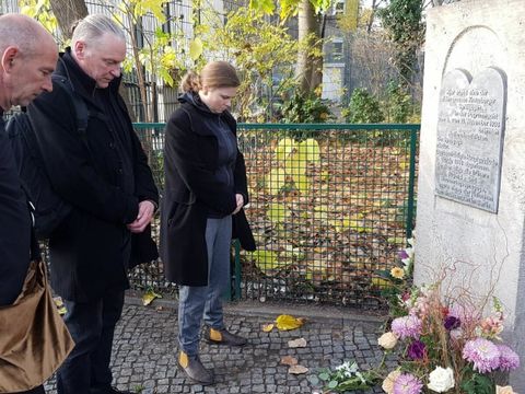 Gedenken an den 84. Jahrestag der Pogromnacht am 9. November 1938 an der Synagoge Fraenkelufer