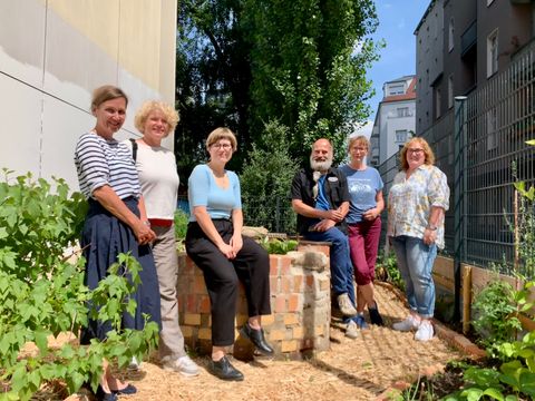 Besuch im Schulgarten der Modersohn-Grundschule