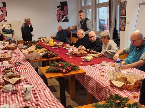 Rund 30 Teilnehmende trafen sich zum fairen Frühstück und anschließendem Workshop im Mehrgenerationenhaus Gneisenaustraße