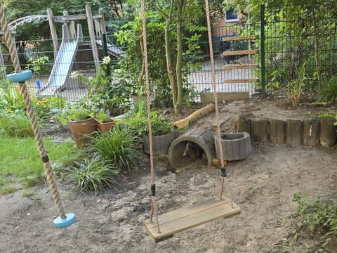 Eine Garten-Oase auch für die Kinder der Nachbarschaft, die hier über den Zaun klettern können