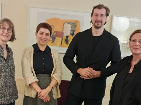 Doris Nithammer, Leitung der Beratungsstelle, Alexandra Gelbstein, Leiterin QPK, Bezirksstadtrat Max Kindler und Wiebke Them, Geschäftsbereichsleitung Gesundheit, Wohnen & Beschäftigung bei Stiftung SPI (v.li.n.re)