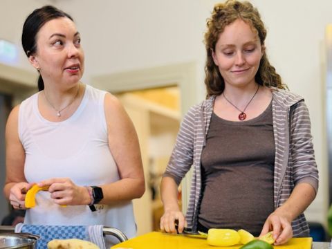 Gemeinsames Kochen gegen Lebensmittelverschwendung