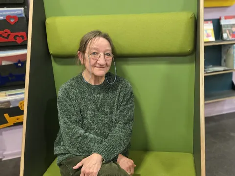 Elke Dangeleit ist eine von drei Vorständen und Gründungsmitglied des Städtepartnerschaftsvereins Dêrik / Al-Malikiya