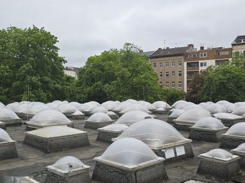 460 Lichtkuppeln auf dem Dach werden ausgetauscht