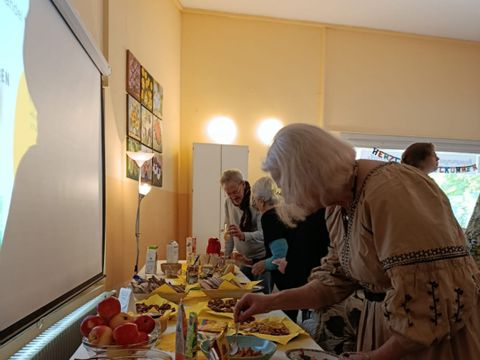 Die Grundlagen des Fairen Handels standen bei dem gemeinsamen Frühstück im Mittelpunkt.