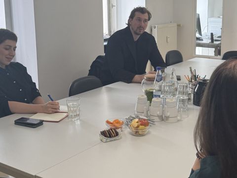 Ausführlich berichteten die Mitarbeiter von der Arbeit der Einrichtung und beantworteten die Fragen des Stadtrats