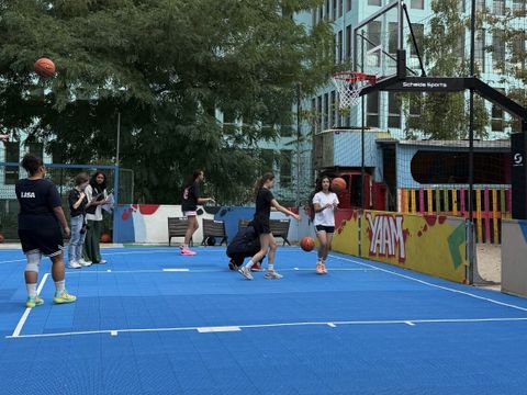 Im Rahmen der Frauen-Weltmeisterschaft im Basketball, konnte an der Schillingbrücke ein neuer Court eröffnet werden.
