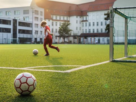 Insgesamt sechs Mannschaften mit je sieben Spielern nahmen an dem Turnier teil.