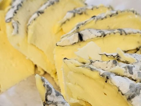 Rohmilchkäse aus bäuerlicher Produktion (Bild: Sabine Böhnig)