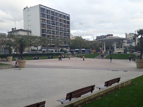 Platz in Charenton