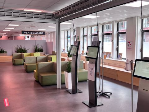 CheckIn-Terminals mit Wartebereich im Bürgeramt Kopenhagen