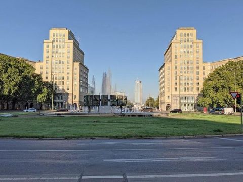 Mittelinsel mit Wasserbrunnen Strausberger Platz