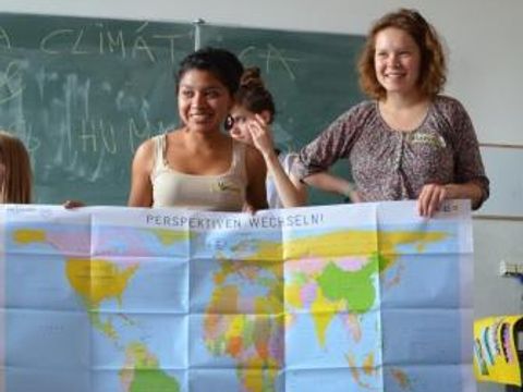 ASA-Team arbeitet mit Schüler*innen