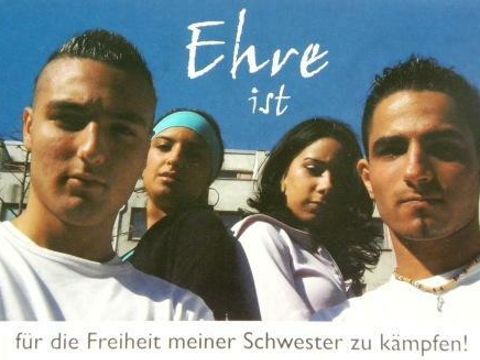 Postkarte Ehre ist für die Freiheit meiner Schwester zu kämpfen