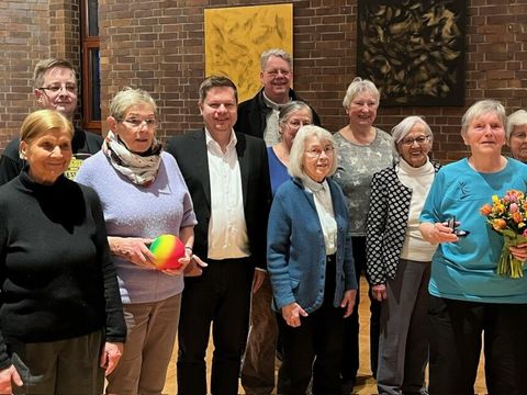 Lichtenberger Bezirkstaler an Christa Pietzsch verliehen
