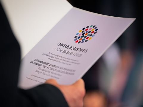 30. Lichtenberger Lichtermarkt, 30. November 2025: Urkunde Inklusionspreis