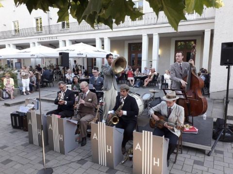 Andrej Hermlin Swing Orchestra auf dem Johannes-Fest-Platz