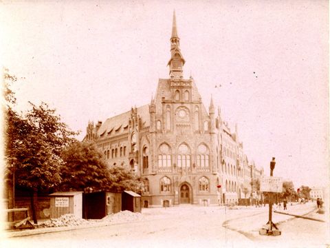 Rathaus Lichtenberg nach Fertigstellung um 1898