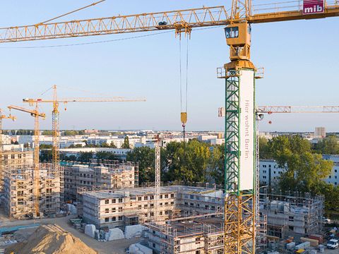 Kran Hier wohnt Berlin Baufeld 4 Quartier Stadtgut Hellersdorf
