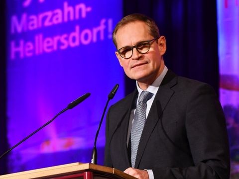 Festakt 40 Jahre Marzahn-Hellersdorf im Freizeitfoum Marzahn - Grußwort des Regierenden Bürgermeisters Michael Müller qu