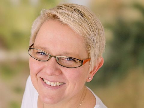 Das Bild zeigt die Referentin Kerstin Butenhoff
