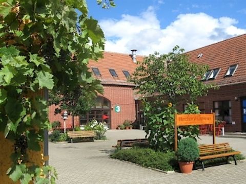 Blick in den Hof des Kulturgutes Marzahn