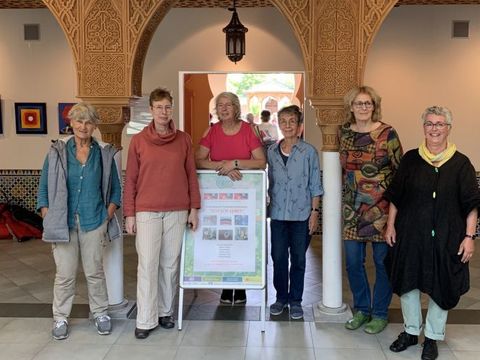 Neue Ausstellung der FrauenKunstKarawane "EInFACH LEBEN"