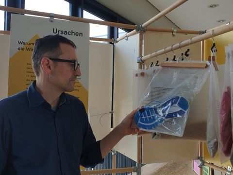 Stephan von Dassel in der Ausstellung "Endlich Wachstum"