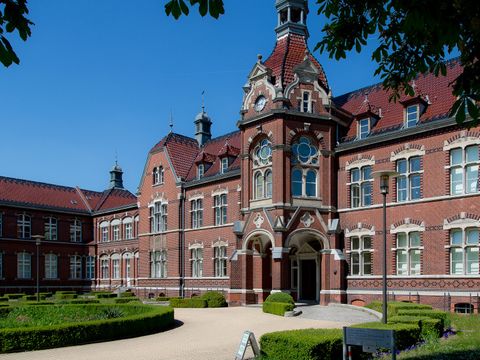 Blaschkowallee , 33 Bürgeramt