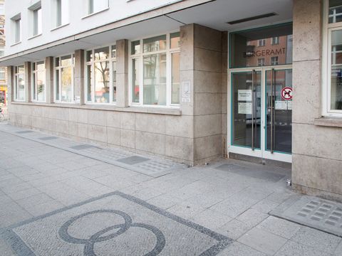 Donaustraße 29 , Rathaus