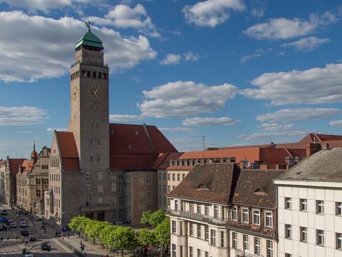 Karl-Marx-Str83 Rathaus