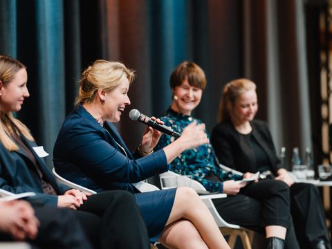 Podiumsdiskussion "Wirtschaft trifft Wissenschaft"
