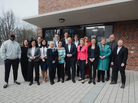 Paneldiskussion auf der Kreissynode des Evangelischen Kirchenkreises Neukölln am 2. März 2024 (Bild: Senatskanzlei)