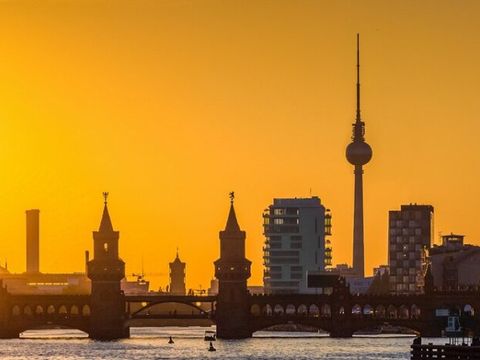 Berliner Skyline im Abendlicht