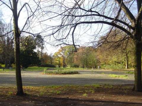 Im Schlosspark Buch