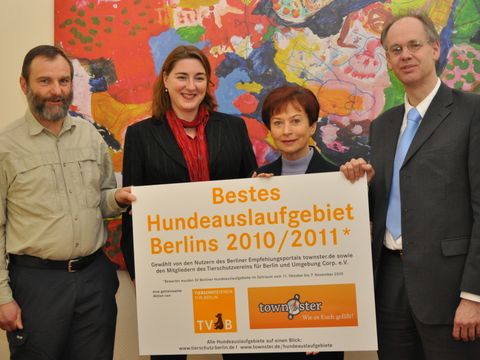 Preisübergabe Hundeauslaufgebiet