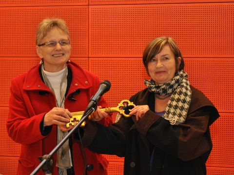 Schlüsselübergabe Sporthalle Smetanastraße