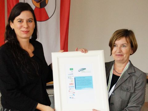 Frau Keil mit Frau Scheeres