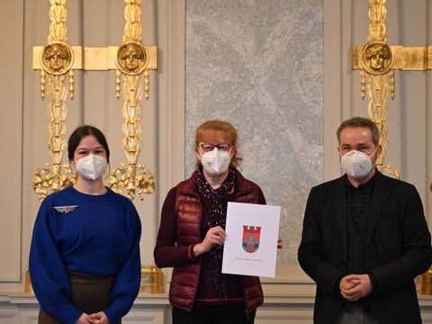 v.l.n.r.: Koordinatorin Lisa Braun, SHIA-Geschäftsführerin Dr. Martina Krause, Bezirksbürgermeister Sören Benn