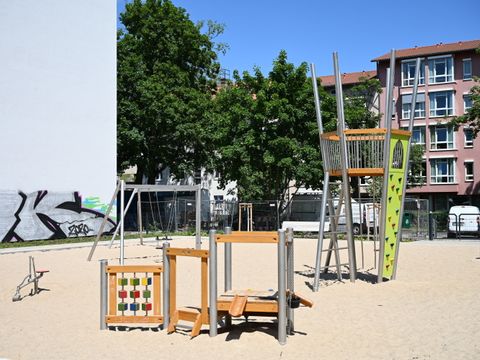 Der neue Spielplatz befindet sich im ehemaligen Mauerstreifen
