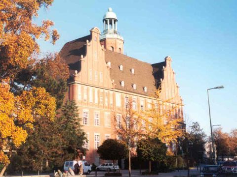 Rathaus Reinickendorf im Herbst