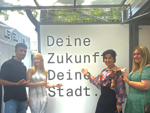 Bezirksbürgermeisterin Emine Demirbüken-Wegner auf der Klimatour (Bild: BA Reinickendorf)