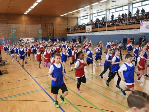 teilnehmende Schülerinnen und Schüler (Bild: Landessportbund)