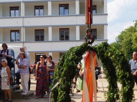 Richtfest für den zweiten Bauabschnitt der Hermsdorfterrassen „Beletage“ (Bild: BA Reinickendorf)