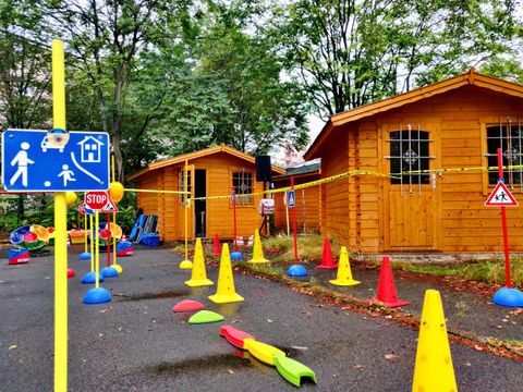 Aktionstag „Zu Fuß zur Schule“ in der Aroser Allee 195 (Bild: Bezirksamt Reinickendorf)